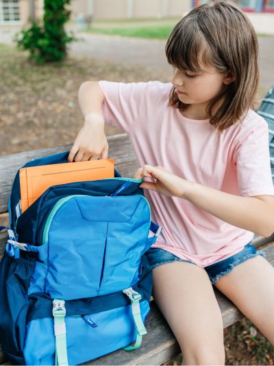 school bags supplier